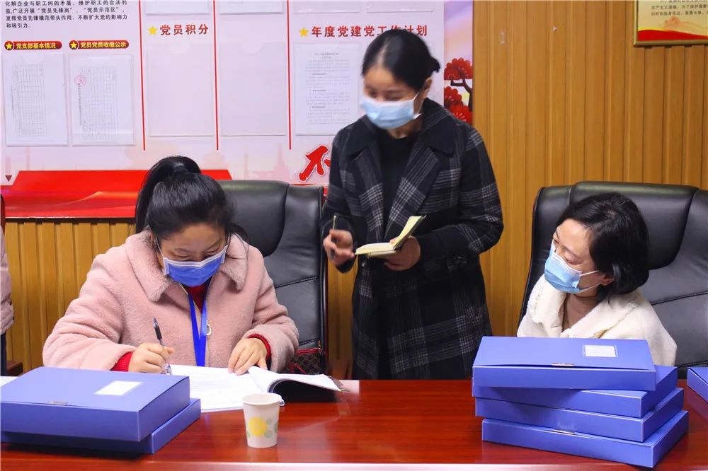 Fq1GJhm5dWwHthU-LLWLU8_63FGL.jpg 图片